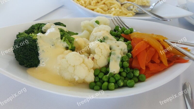 Vegetables Carrots Cauliflower Peas Plate