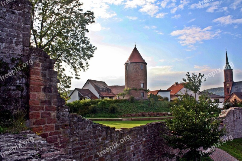 Fairytale Hike Neckar Odenwald Fortress