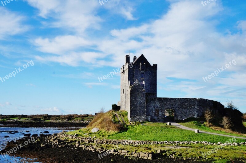 Ireland Galway Dunguaire Castle Sea