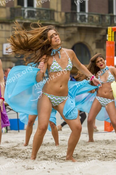 Dance Girl Woman Beach Laddy