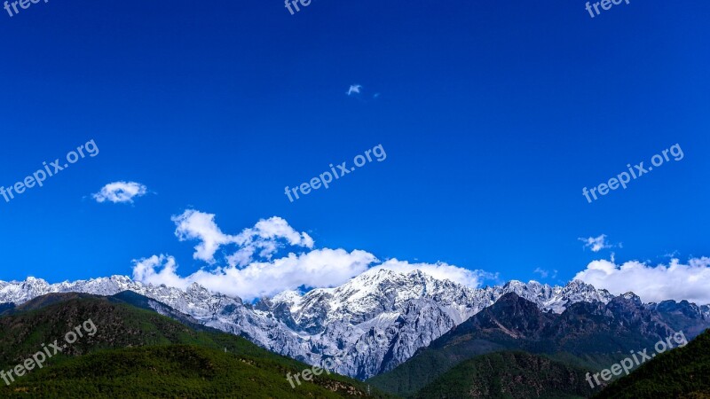 The Jade Dragon Snow Mountain In Yunnan Province Snow Mountain Blue Sky Mountain