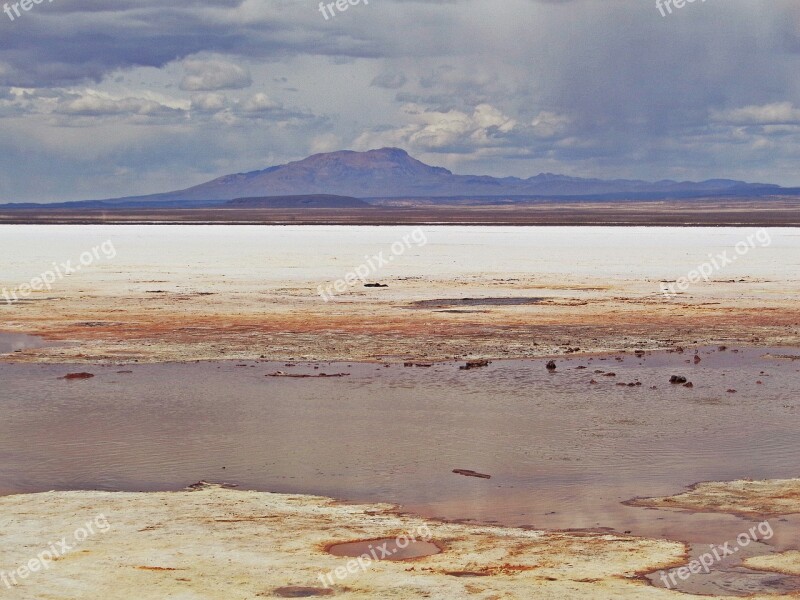 The Salar De Uyuni Uyuni Bolivia Salt Desert Mountains