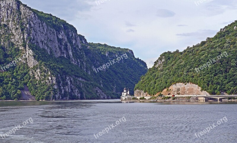 The Iron Gate Danube Gorge Karparten Danube Canyon Wide 150m