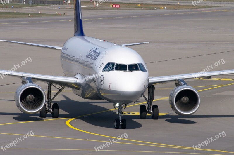 Aircraft Lufthansa Airport Airbus A320