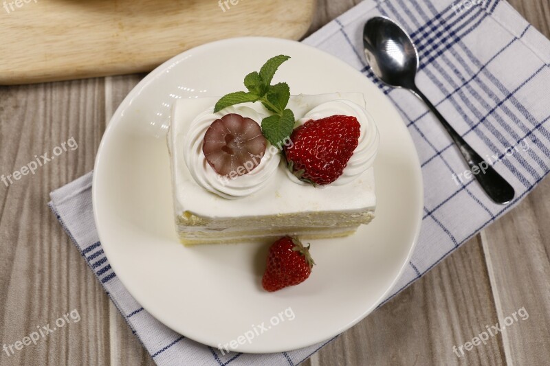 Small Cake Baking Delicious Strawberry Cake Free Photos