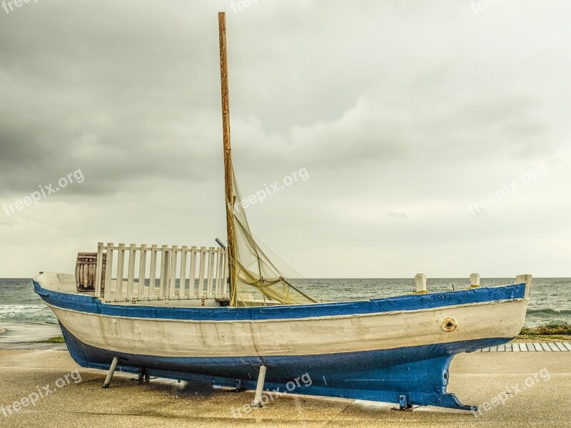 Boat Traditional Grounded Symbol Decorative