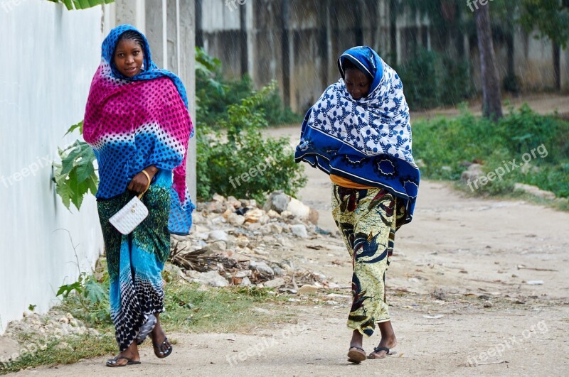 Zanzibar Girls Rain Free Photos