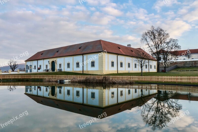 Historical House Lake Mirror Pond Austria