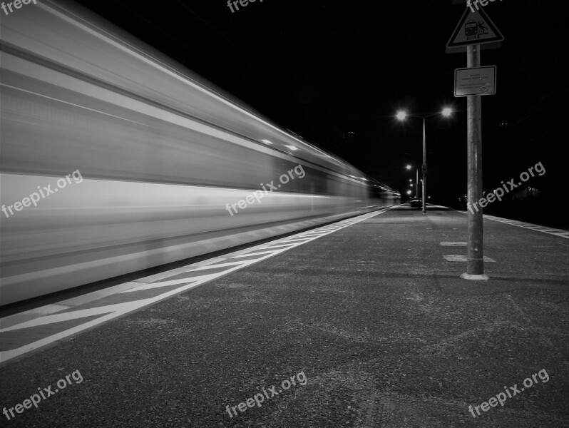 Train Platform Railway Station Bahnsteigkante Speed