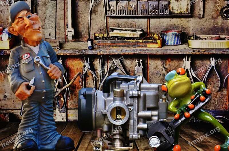 Workshop Mechanic Colleagues Frog Figure