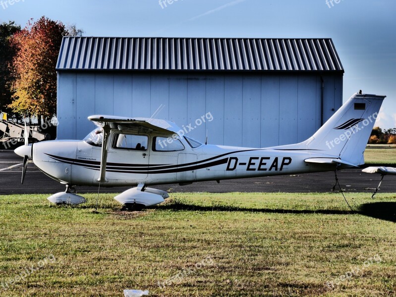 Aircraft Hangar M17 Aviation Propeller Plane