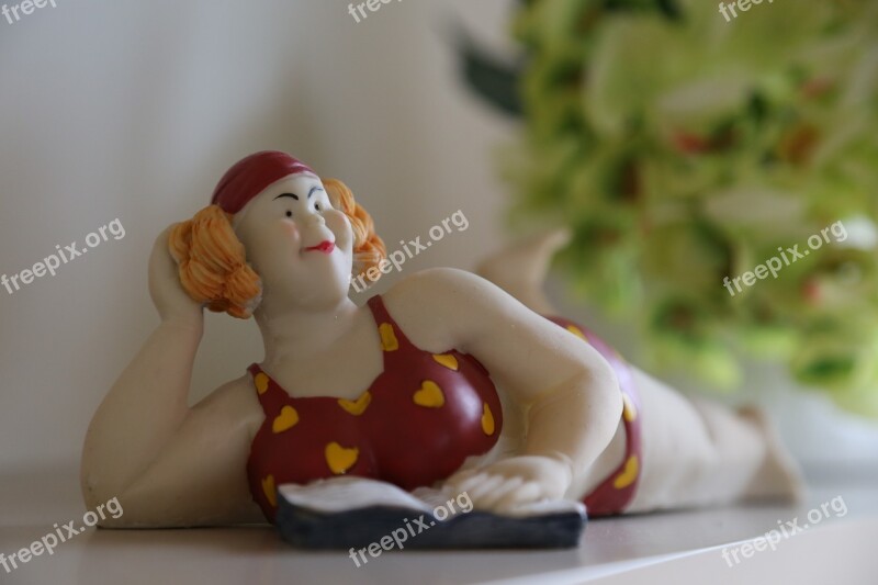 The Figurine Woman Flowers Decoration Ornament