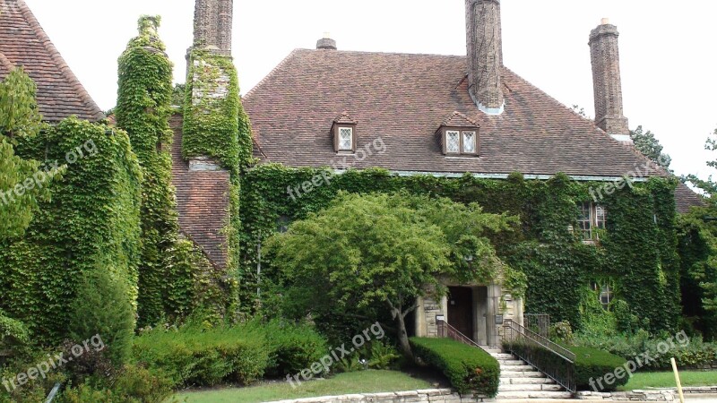 Grosse Point Light Historic House Ivy Vines Illinois