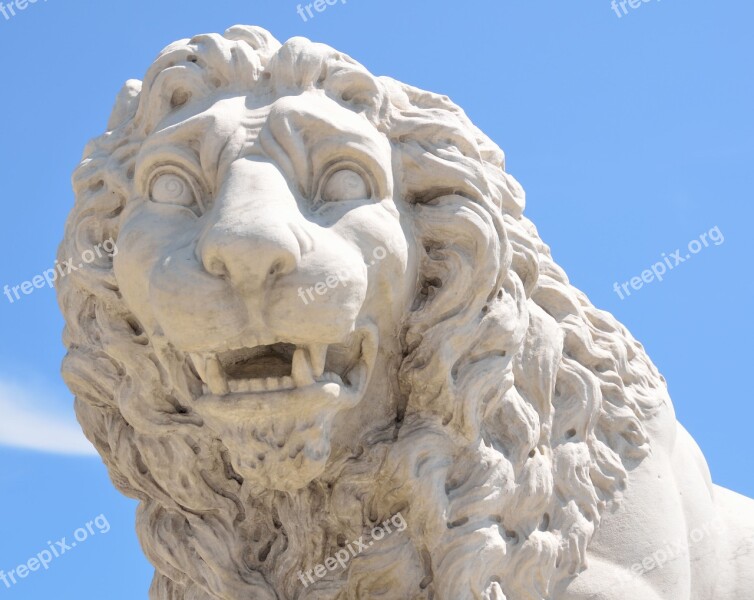 Bridge Of Lions Lion Sculpture Landmark Tourism