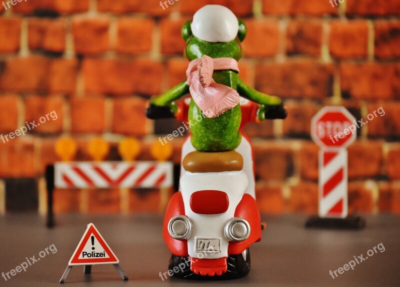 Vespa Roller Police Control Frog