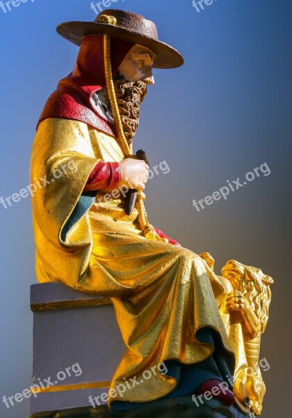 Art Figure Statue Golden Beautiful Fountain