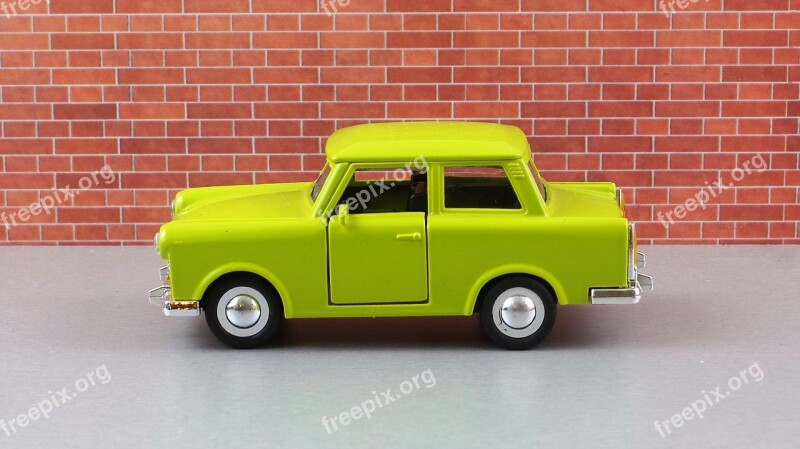 Model Car Satellite Auto Ddr Trabi