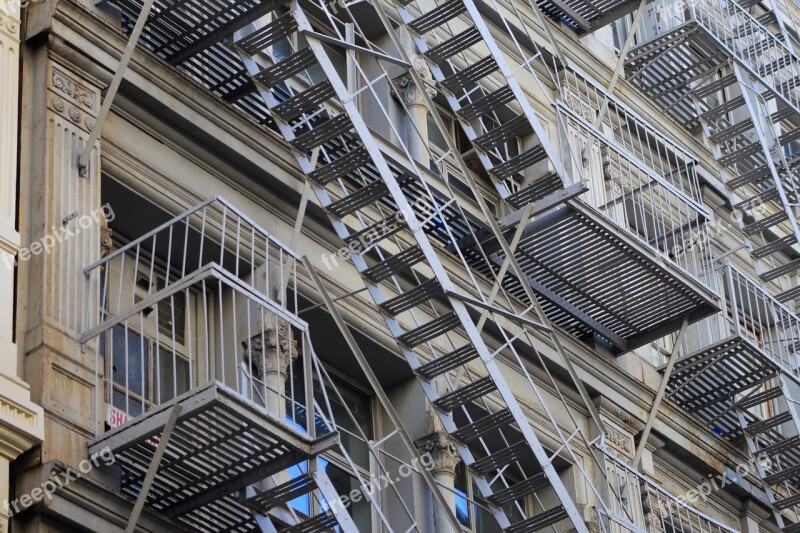 Building Urban Ladder Escape Metal