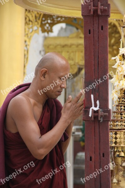 Myanmar Monks Shwedagon Rangoon Golden Pagoda Praying