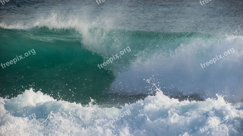 Wave Smashing Spray Foam Drops