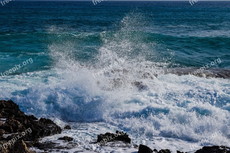 Wave Smashing Rock Sea Water