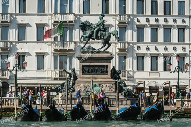 Italy Venessia The Gondolier Gondola Romantic