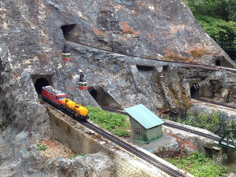 Model Train Tunnel Mountain Miniature Train