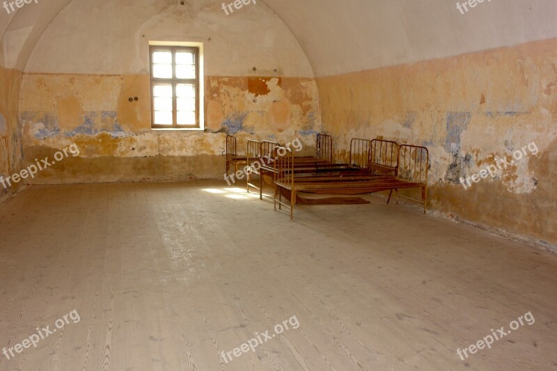 Concentration Camp Beds Dormitory Rust Old