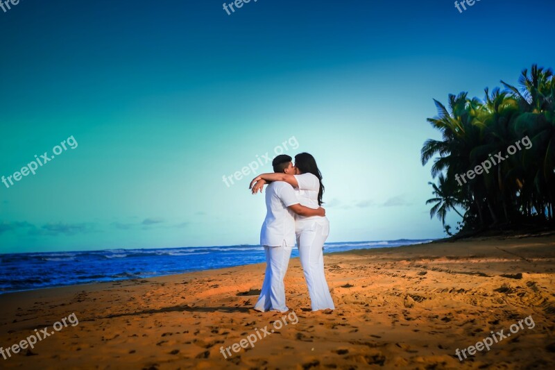 Embracing Each Other Omar Medina Dominican Omar Medina I Fell In Love Omar Medina My Dream Bridge