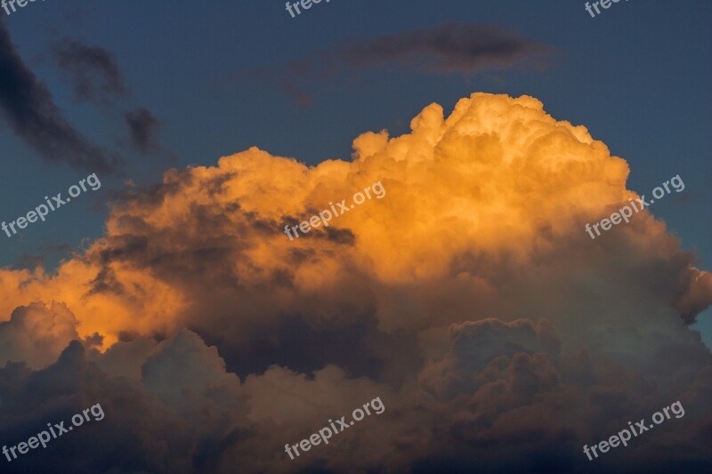 Cloud Storm Rain Moody Black