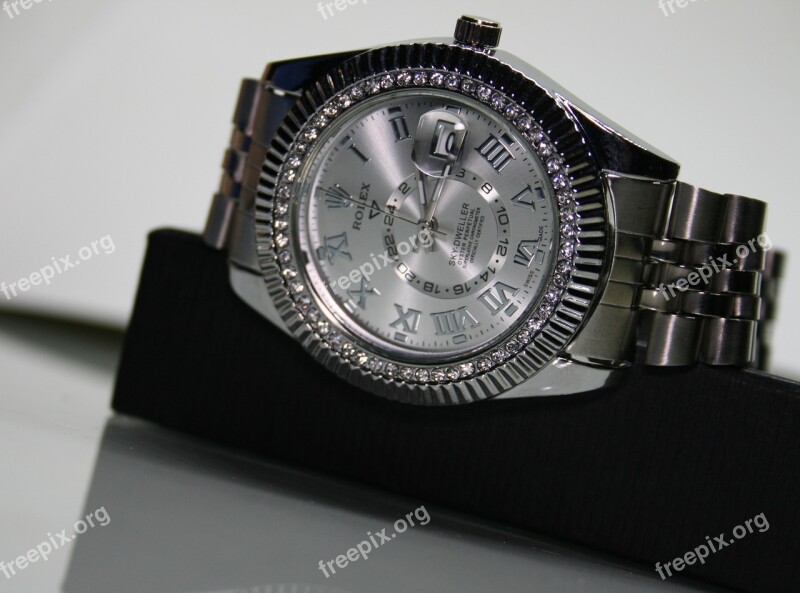 Luxury Brilliant Diamonds Noble Jewel