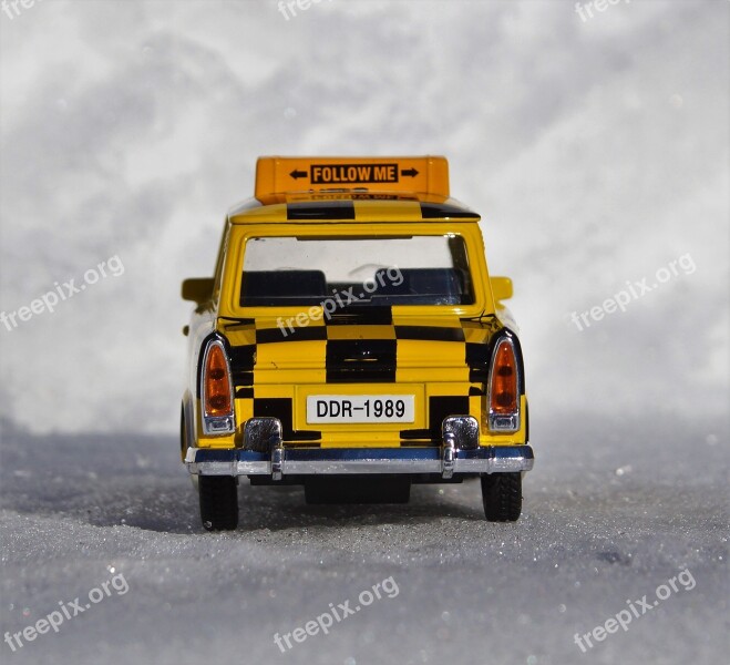 Model Car Satellite Auto Ddr Trabi