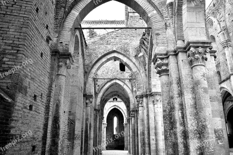 Chiusdino Siena Abbey San Galgano