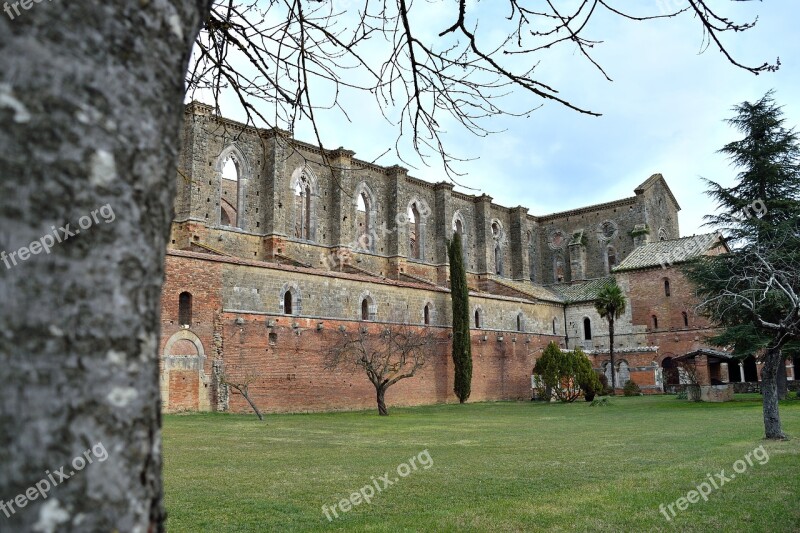 Chiusdino Siena Abbey San Galgano