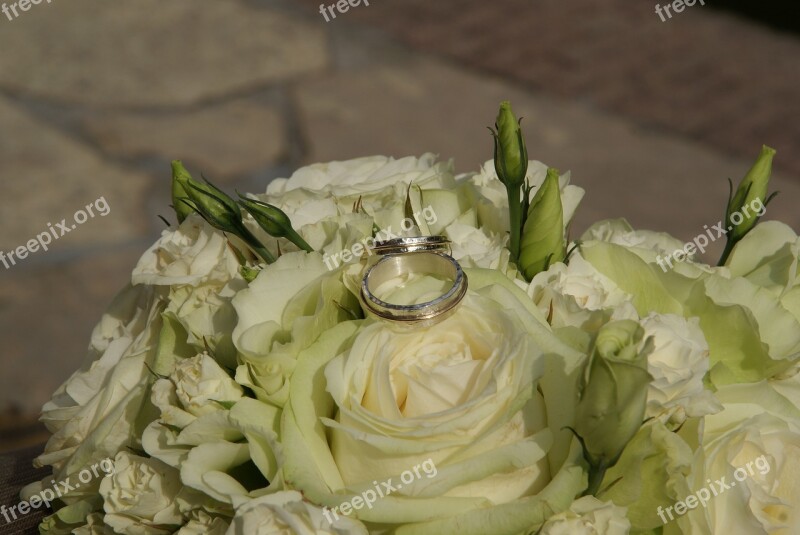 Wedding Bouquet Wrestle Roses White