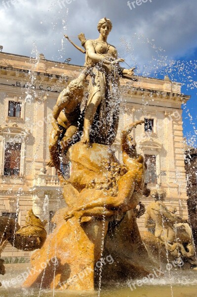 Fontana Ortigia Architecture Fountain Syracuse