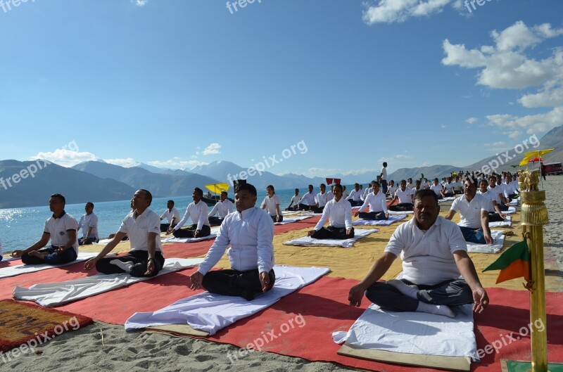 Yoga Lake Mountain Fresh Nature