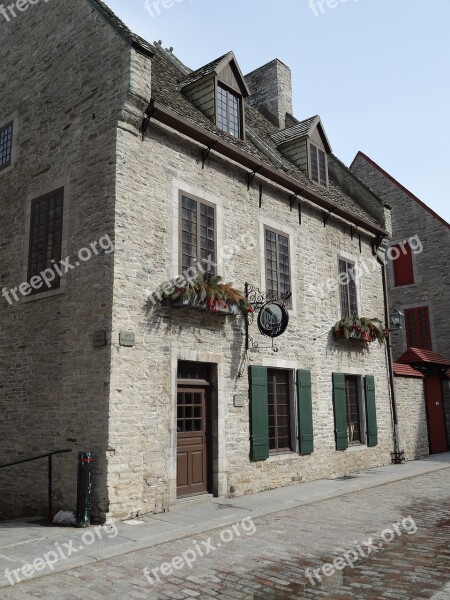 Historic Old House Stone Québec