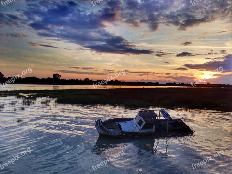 Sunken Boat Adriatic Sea Abendstimmung Sunset Evening Sky