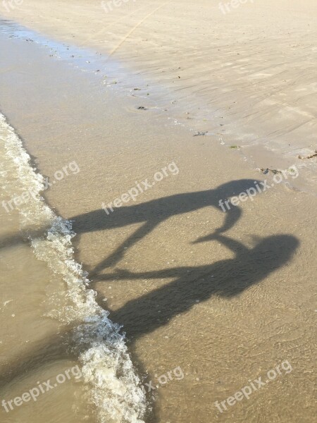 Love Sisters Beach Happy Young