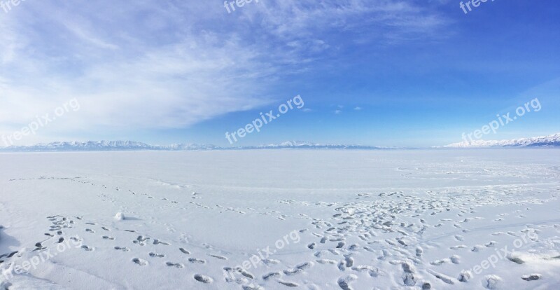 In Xinjiang Sailimu Lake Snow Mountain Snow Footprints