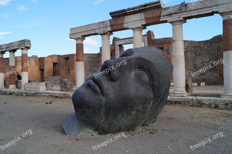 Italy Pompeii Moderne Kunst Igor Mitoraj Bronze