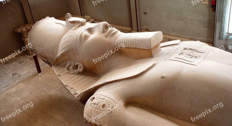 Memfis The Cairo Egypt Ramses Ii Statue