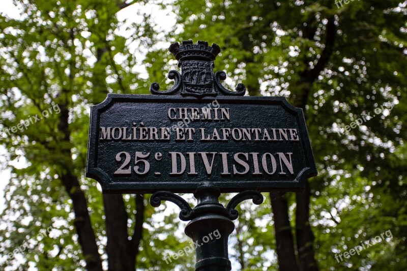 Père-lachaise Cemetery Paris Sign In Paris France