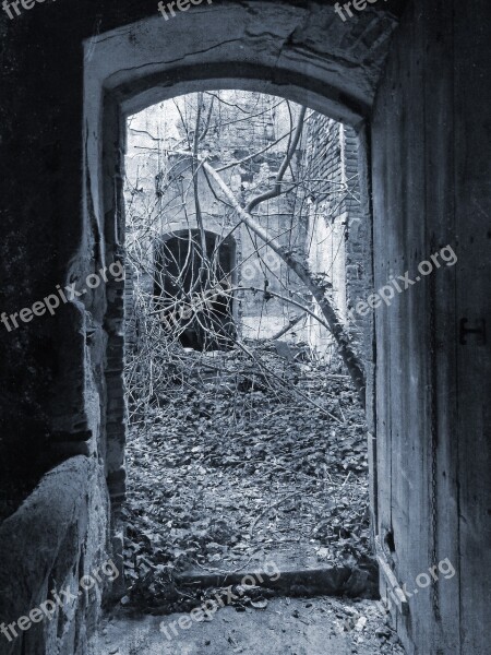 Door Ruin Mystery Terror Abandoned