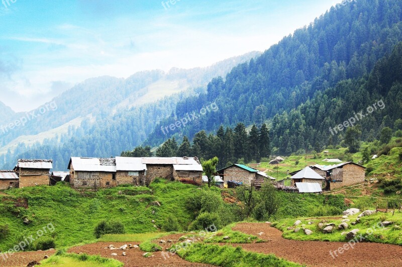 Raj Gunda Village Mountains Mountain Village Bir Billing