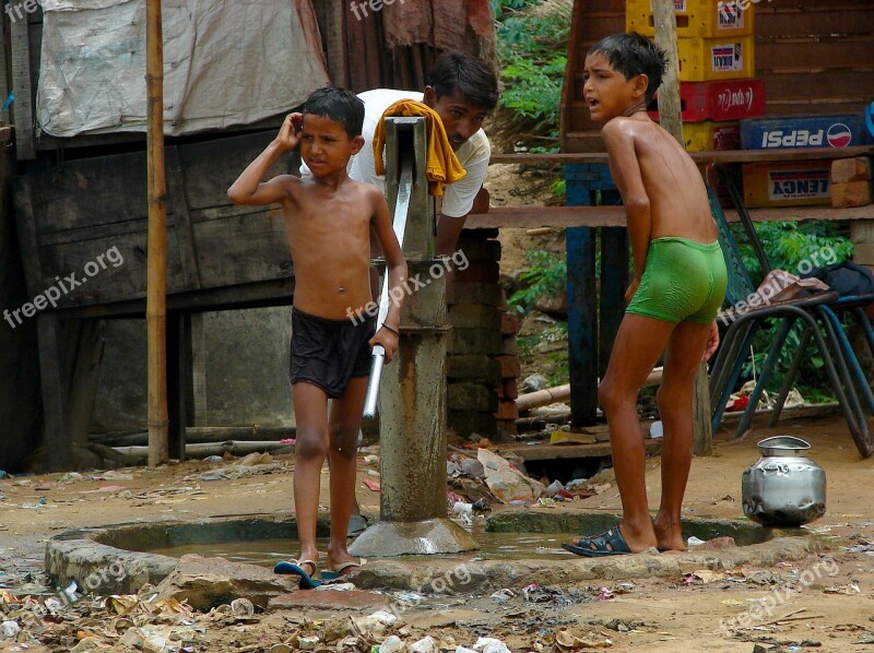 India Children Source Street Scene Wash