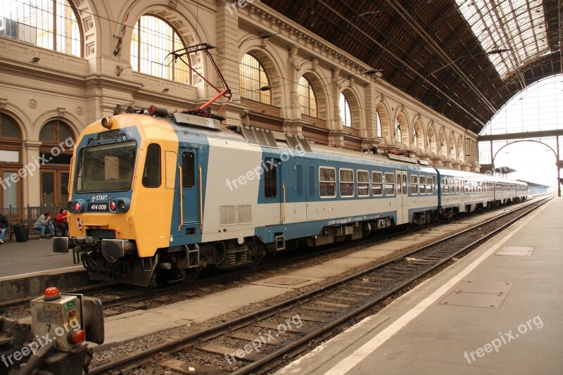 Budapest Keleti Railway Station Railcar Platform