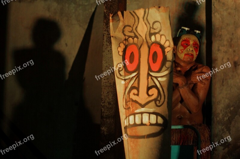 Papuan Indonesian Show Art Dark