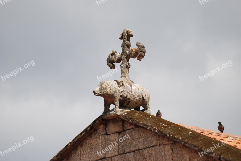 Cruz Church Little Pig Roof Decoration